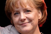 Poraz Merkel na pokrajinskim izborima, jačaju kritike iz Pariza