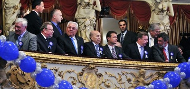 Dinamo se za 100. rođendan poklonio HDZ-u