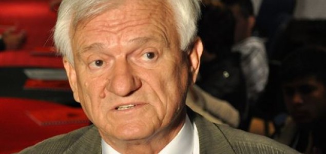 General Divjak : Ne može Josipović primiti nagradu od novine koja širi nacionalizam