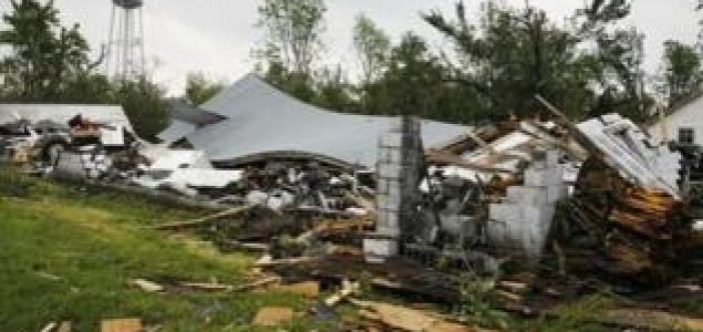 Tornado u Kanzasu: Oštećeno 200 kuća, jedna osoba poginula