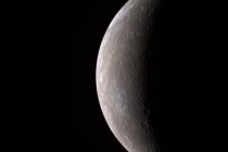 Merkurovi krateri prekriveni “grozdovima” neobičnih rupa