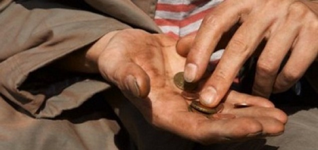 Finale bezumne rasprodaje: Država prodaje Croatia osiguranje, a građani ostatke zlata i srebra
