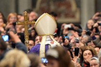 Povlačenje: Papa želi živjeti u izolaciji