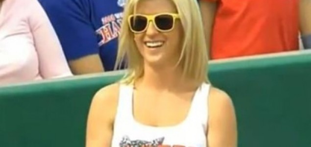VIDEO: Prvo joj se smijao cijeli stadion, a onda i cijela Amerika!