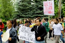 Počeli protesti u Banjoj Luci: “Uključite mozak, isključite RTRS”