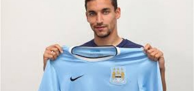 Španjolac Jesus Navas i službeno postao novi član Manchester Cityja