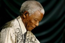 Nelson Mandela u bolnici, stanje mu je ozbiljno