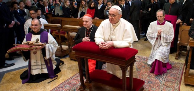 Da li je Papa katokomunista*?