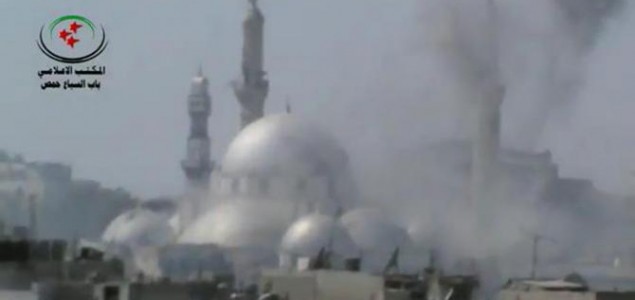 Asadova vojska pretvara Homs u ruševine