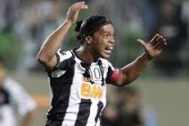 Ronaldinho opet zabio golčinu iz slobodnjaka