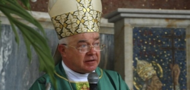 Vatikan opozvao nuncija optuženog za pedofiliju