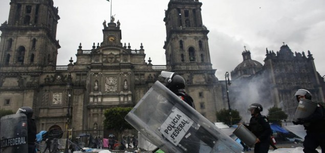 Sukobi prosvjetara i policije u Meksiku