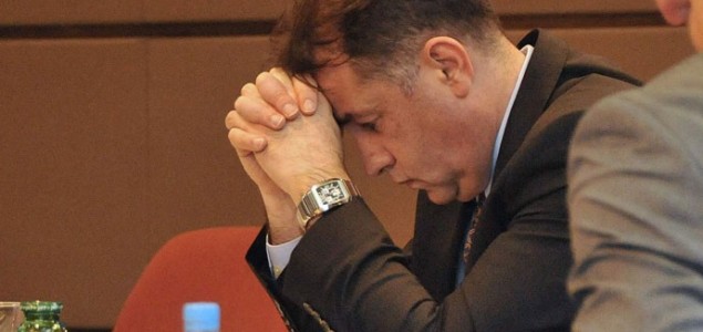Novi političar pod udarom zakona: Ministar Mikulić osumnjičen za zloupotrebu položaja