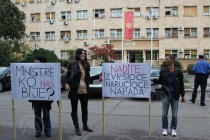 Protest ispred zgrade crnogoraskog MUP-a: Riješiti slučajeve napada na novinare