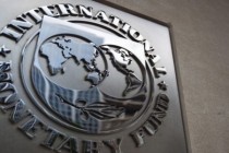 Svet ide iz krize u krizu: MMF upozorava na rizike od visokih cena i rata u Ukrajini