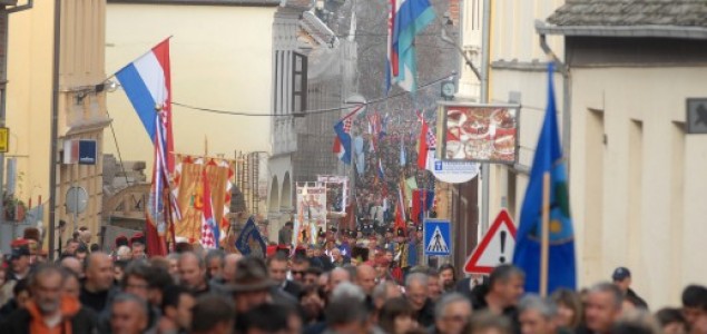 Stožer ipak organizirao posebnu kolonu, Milanović i Josipović odustali od obilaska Vukovara