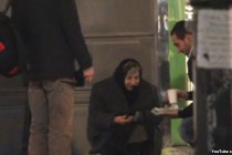 Topao gest u hladne dane: Mladi Beograđani dele hranu beskućnicima
