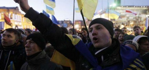 Haos na ulicama Kijeva: 10 hiljada ljudi protestima poručuje da žele u EU