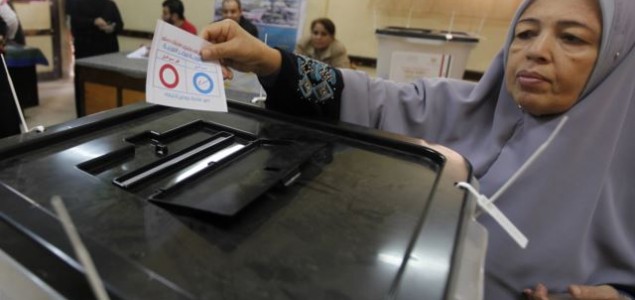 Egipćani glasali za novi ustav: Tijekom dva dana glasovanja uhićeno je oko 400 osoba