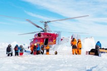 Kineski helikopter počeo evakuaciju posade ruskog broda zaglavljenog u ledu na istoku Antarktika
