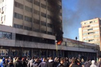 Revolucija traje: Narod krenuo na kukavičku vlast: Zapaljene zgrade Vlade u Tuzli, Sarajevu i Zenici