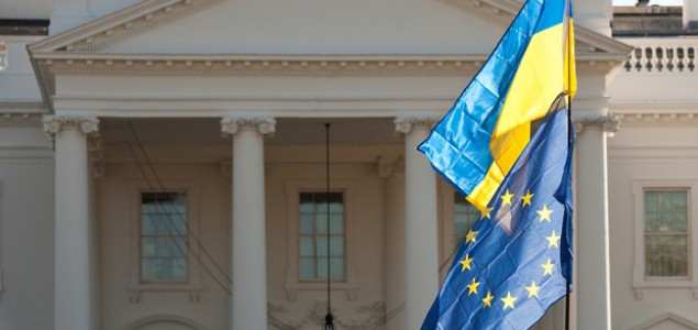 Izdat nalog za hapšenje Janukoviča, Ešton u Kijevu