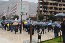 Mostarci na protestima uprkos jakoj kiši, danas prvi plenum