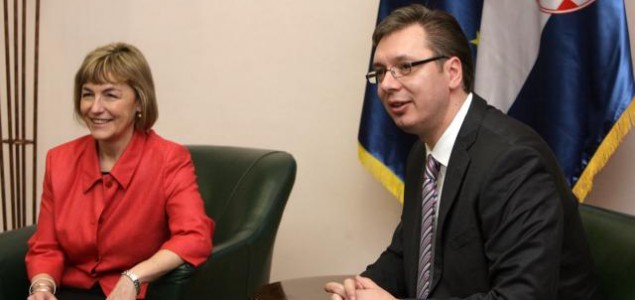 Vučić -Pusić: Nema povlačenja tužbi