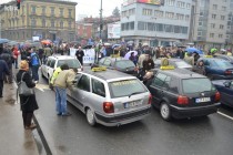 Protesti u Sarajevu: Taksisti se pridružili demonstrantima
