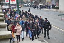 Protesti u Sarajevu: Kordoni specijalaca ne dozvoljavaju blokadu saobraćaja