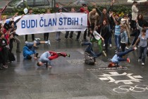 Ulični performans mladih sindikalaca iz cijele BiH: Mladi žele ostati u ovoj zemlji