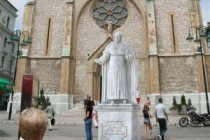 Čović i Dodik ni marke za papin spomenik, ostali dali državne, a rijetki privatne pare