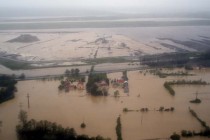 Potopljenom Obrenovcu preti i izlivanje Save, Šabac odbranjen od poplava