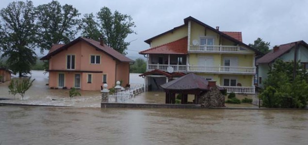 Poplave u BiH: Najteža situacija na području Tuzlanskog kantona, opštine Doboj i Maglaj