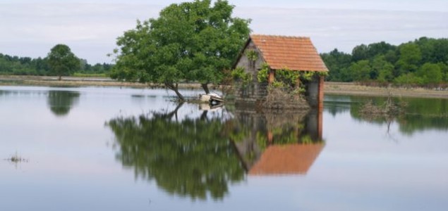 U Doboju mobilizacija ljudstva, ministri BiH ponovo o poplavama