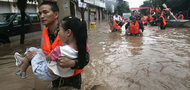 Kina: U poplavama stradalo 27 osoba, srušeno 9.700 kuća