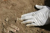 Poplave otkrile dvije masovne grobnice: Žrtvama ruke vezane žicom