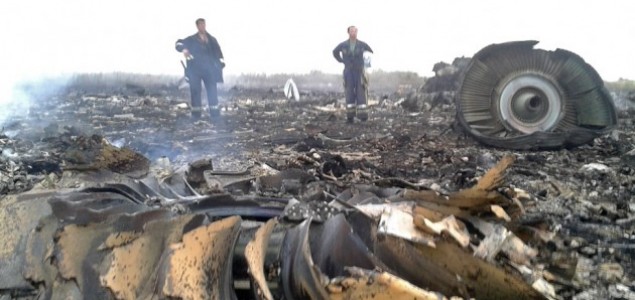Istraga: Veliki broj predmeta pogodio malezijski avion