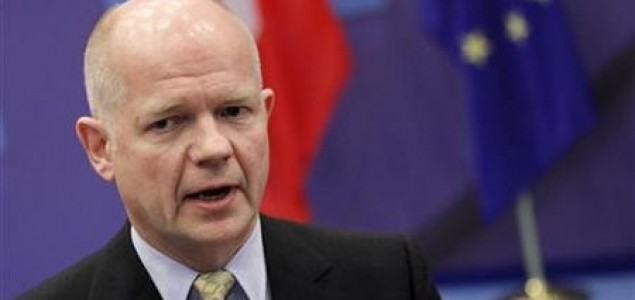 Britanski šef diplomacije William Hague podnio ostavku