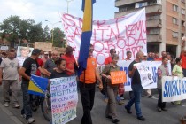 Novi protesti u Tuzli: Stotine radnika traži ispunjavanje februarskih zahtjeva