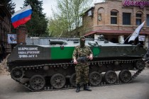 Ukrajina: Pobunjenici iz zasjede napali vojni konvoj, ubijeno deset vojnika