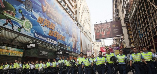 Policija u Hong Kongu rastjerala prosvjednike: “Upali su dok smo spavali”