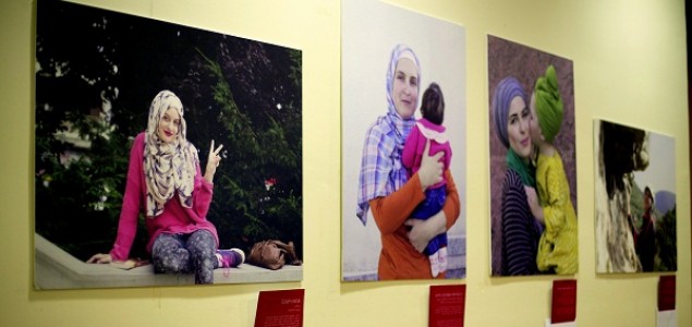 Otvorena izložba fotografija autorice Aide Redžepagić – ‘Tolerancija na testu – život s hidžabom u bh. društvu’