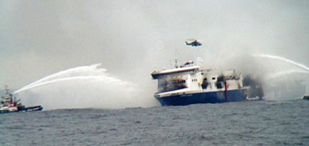 U toku akcija spašavanja 200 osoba sa talijanskog trajekta