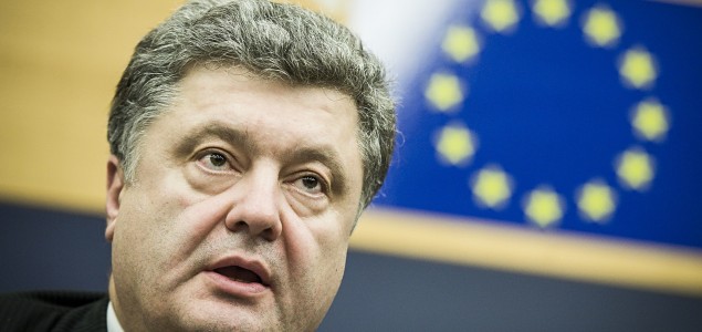 Porošenko poziva NATO da isporuči oružije Ukrajini: “Mir treba braniti”