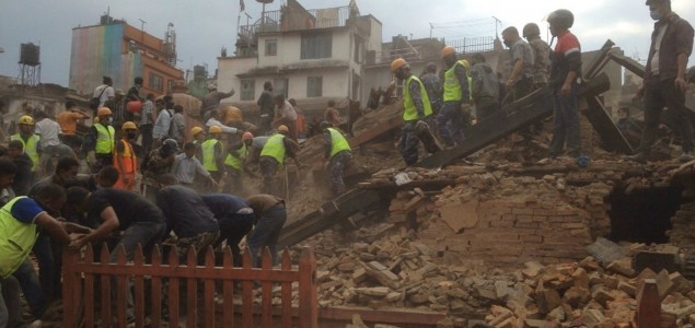 Nepal proglasio trodnevnu žalost, poginulih preko 4.300