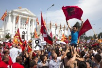 Skoplje: Masovni protesti pred zgradom Vlade