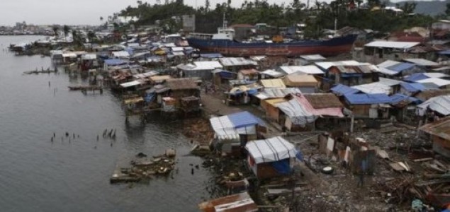 Dvoje mrtvih u snažnom tajfunu na Filipinima