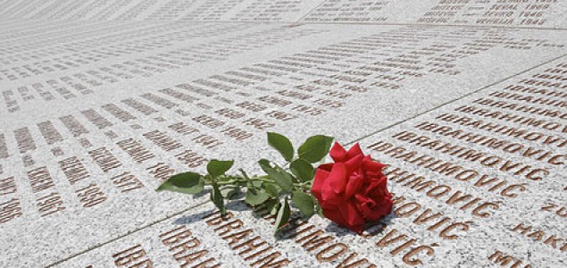 Javni razgovor: “Kako pamtiti Srebrenicu”