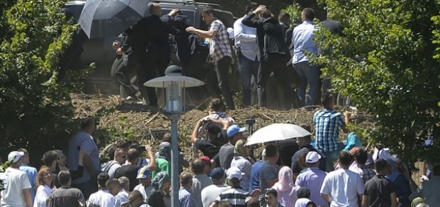Vučić: Napad nisu organizovale porodice žrtava